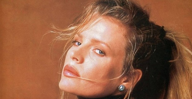 Kim-Basinger_205801